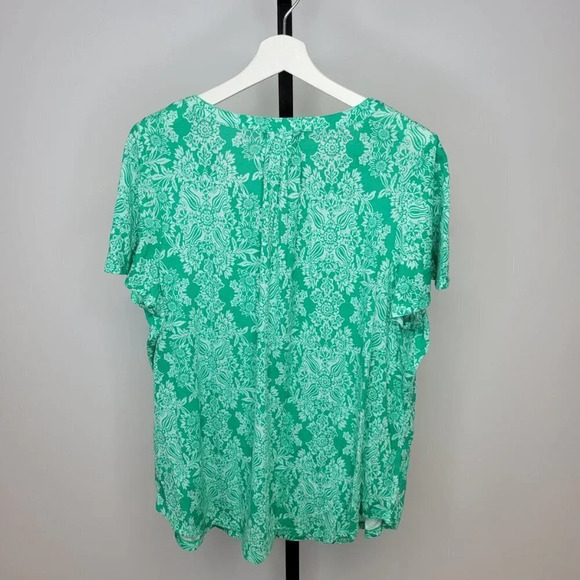 𝅺Liz Claiborne  V-Neck Top - Picture 4 of 5